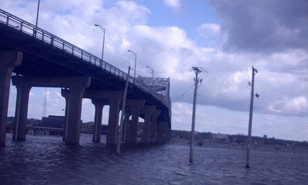 Photo of the Centennial Bridge